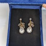 Sk-Jewellers Pearl Teardrop Earrings – Golden & Silver Wedding Pearls with Cubic Zirconia Leaves – Bridal Jewelry, Valentine’s Gift, Special Occasion Earrings
